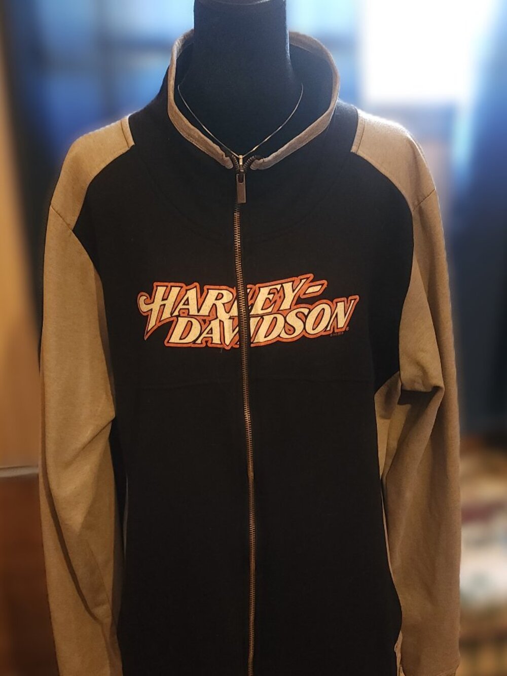 Harley-Davidson Women's Full Zip Black and Gray jacket With Thumbholes. Size 3X